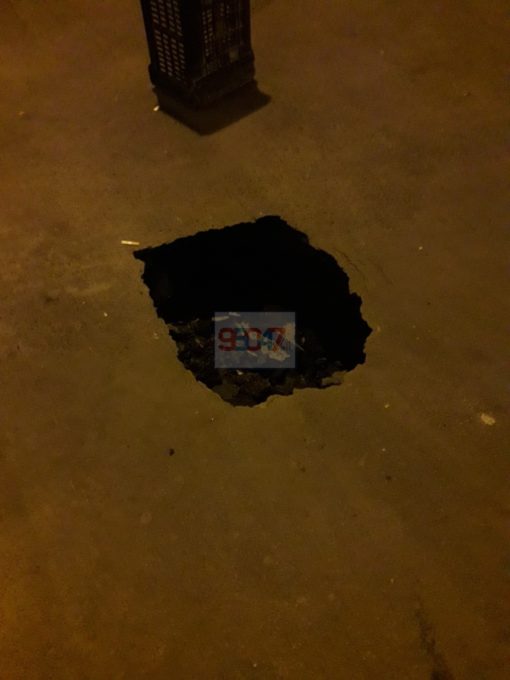 PATERNO': VIA REGGIO, SI APRE PICCOLA VORAGINE IN STRADA - LE FOTO