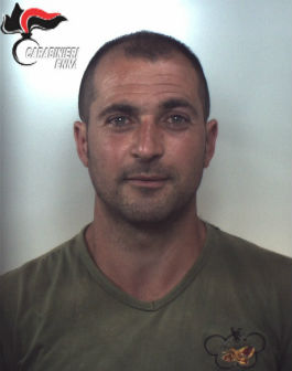 CESARO': Arrestati due allevatori, nascondevano un arsenale nella propria masseria