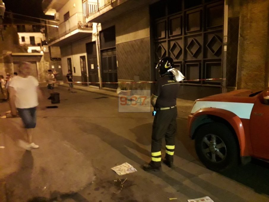 PATERNO’: VIA REGGIO, SI APRE VORAGINE IN STRADA – LE FOTO