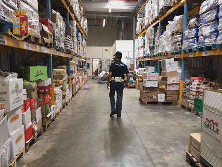 CATANIA: Controlli sanitari in un ipermercato: sequestrate cozze e altri alimenti in cattivo stato di conservazione