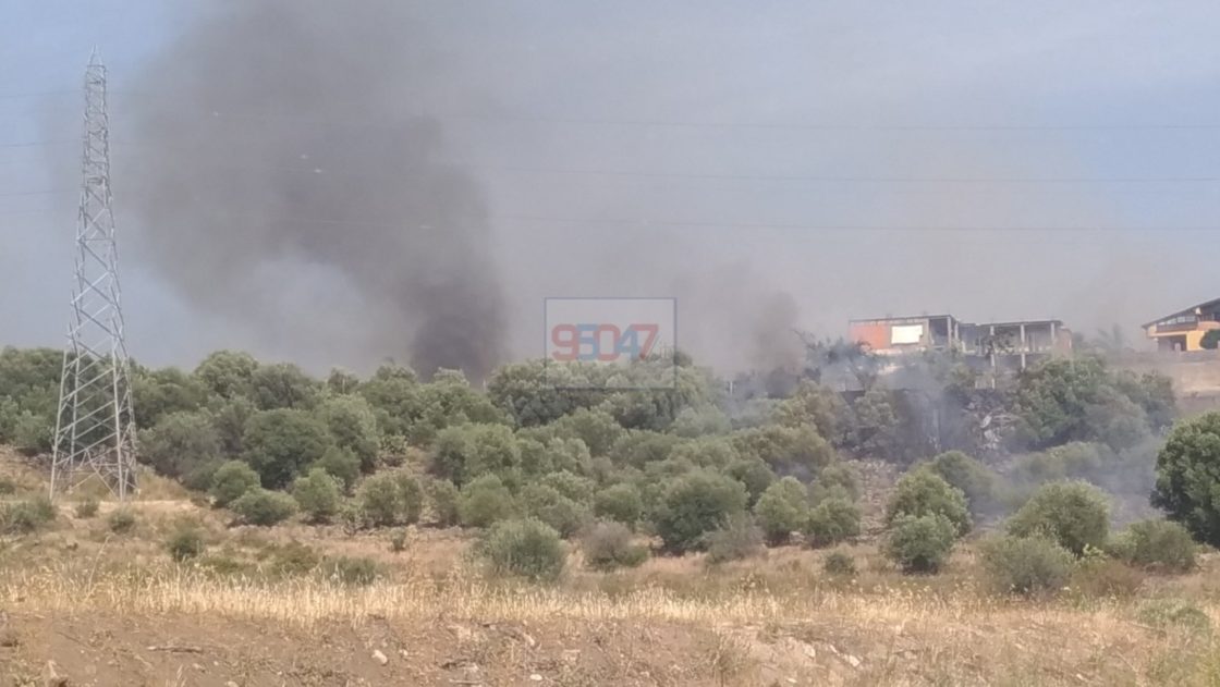 PATERNO': Ennesimo incendio di sterpaglie