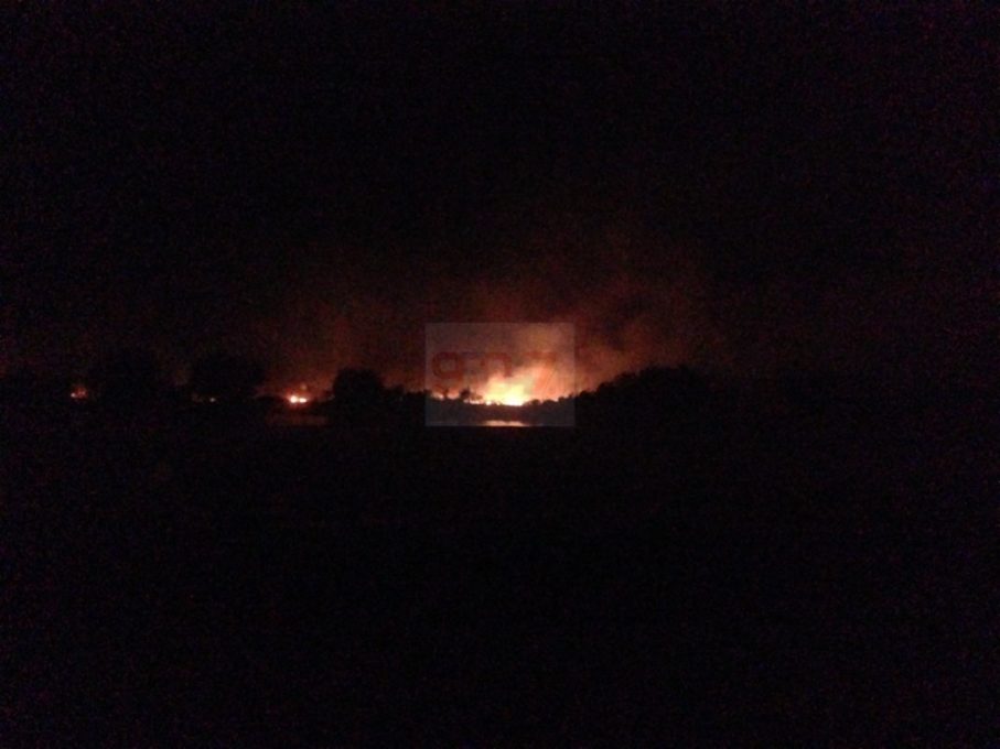 PATERNO': Vasto incendio sterpaglie alle Salinelle - (Foto e Video)