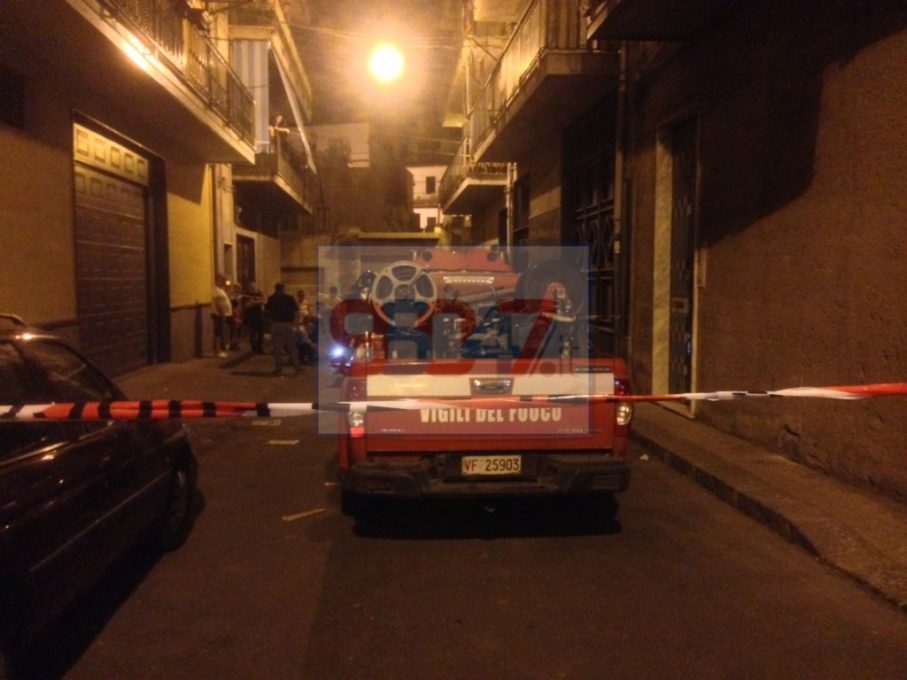 PATERNO’: VIA REGGIO, SI APRE VORAGINE IN STRADA – LE FOTO