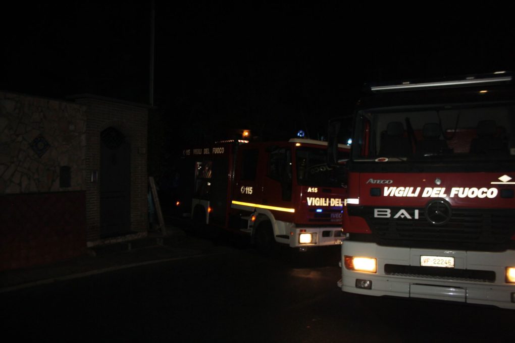 CATANIA: CINQUE AUTO PRENDONO FUOCO ED ESPLODONO