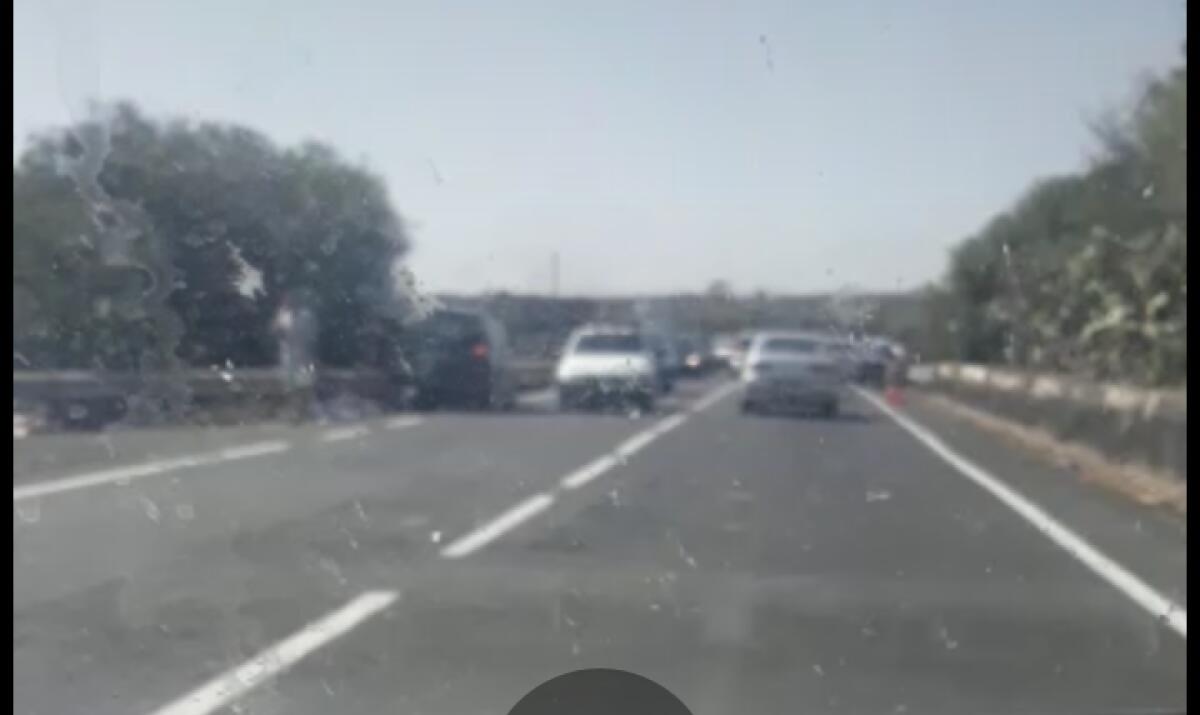 PATERNO': INCIDENTE NEI PRESSI DELLO SVINCOLO SCALILLI - 