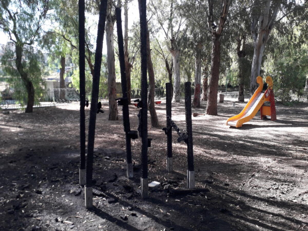 PATERNÒ: IN FIAMME GIOCHI PER BAMBINI ALLA VILLA MONCADA - 
