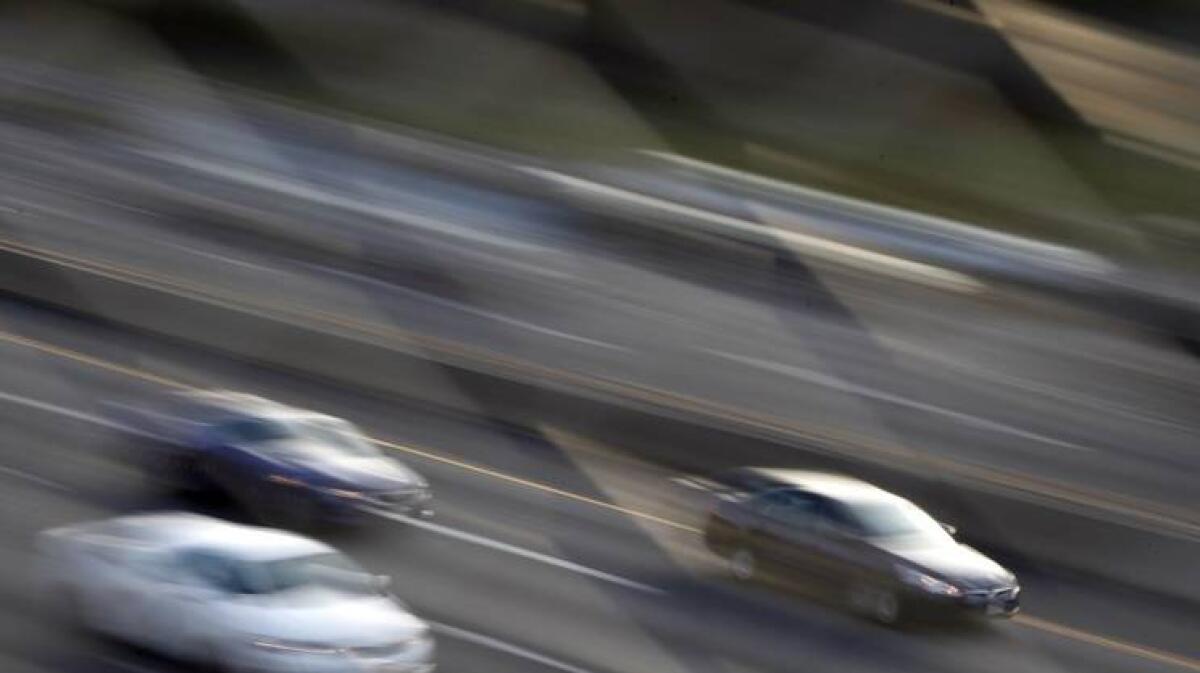 PATERNO': PIRATA DELLA STRADA INVESTE SCOOTER E SCAPPA - 