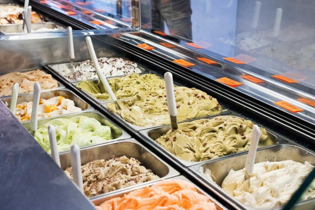 GIARDINI NAXOS: CHIUSA UNA GELATERIA PER PER RISSA E DROGA - 