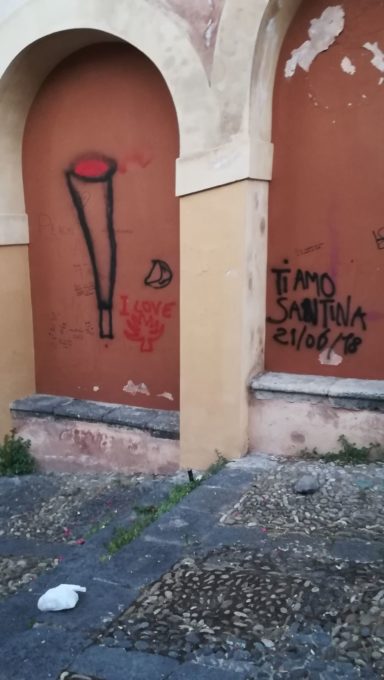 LA SEGNALAZIONE DI UN LETTORE: “IL DEGRADO DELLA COLLINA STORICA"