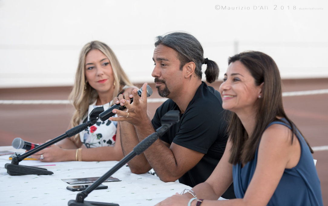 E’ stato  presentato giovedì il libro di Jairo Junior “Cross Cardio- l’origine”.