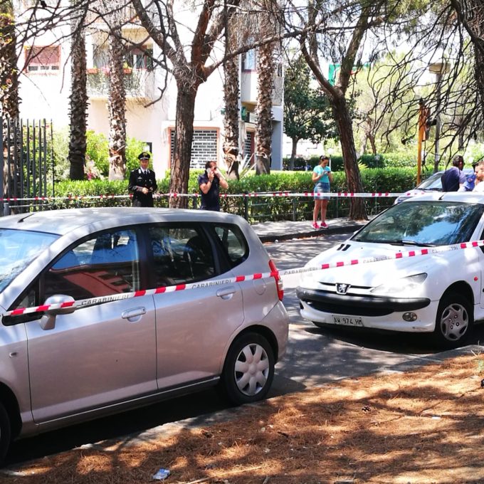 PATERNÒ, SPARI CONTRO UN AUTO