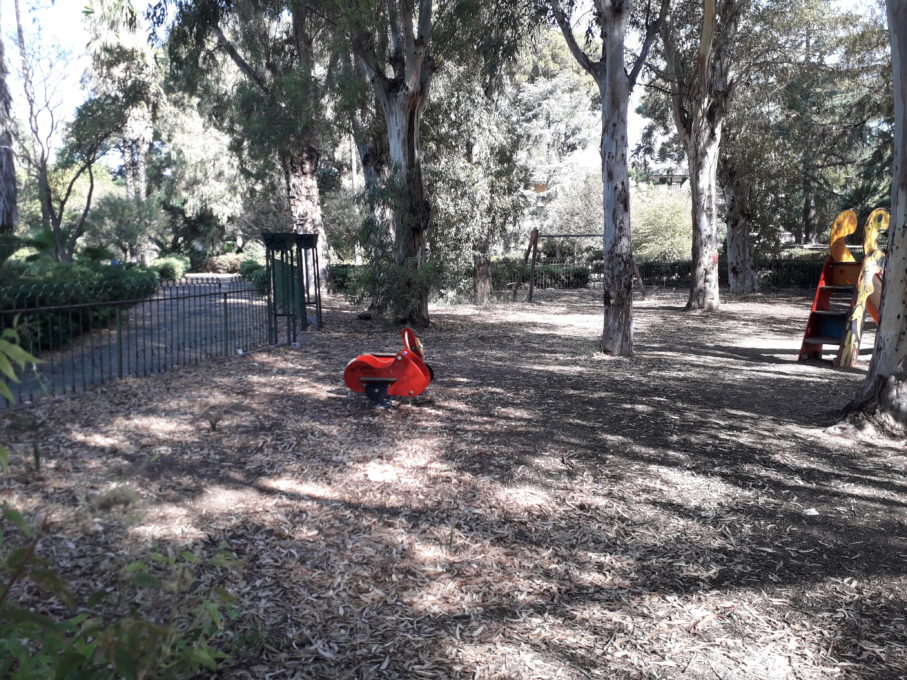 PATERNÒ: ATTO VANDALICO, DATO ALLE FIAMME  UN GIOCO ALLA VILLA MONCADA