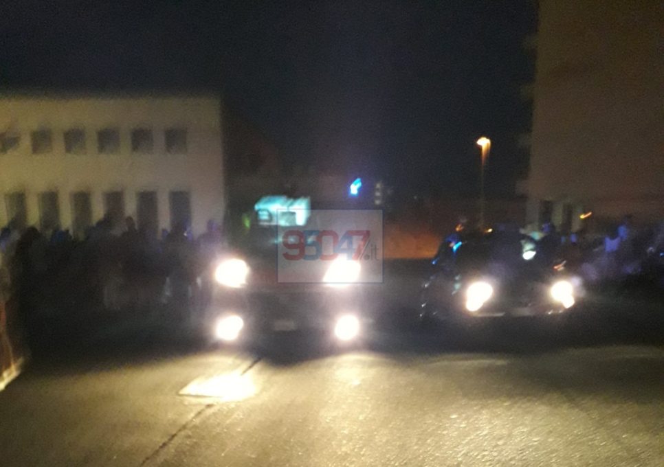 PATERNO': SCONTRO TRA DUE VESPE, UN FERITO