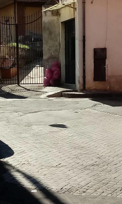 PATERNO': DISAGI PER LA RACCOLTA RIFIUTI, LE FOTO DEI NOSTRI LETTORI