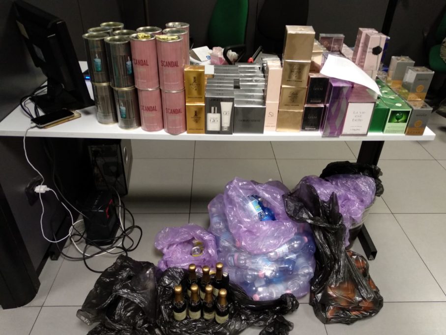 BERGAMO: RUBAVA E RIVENDEVA PROVVISTE DESTINATE AGLI AEREI RYANAIR