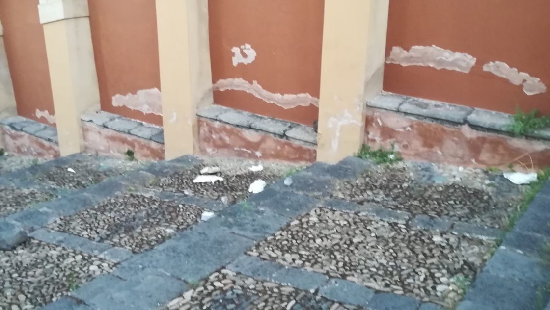 LA SEGNALAZIONE DI UN LETTORE: “IL DEGRADO DELLA COLLINA STORICA"