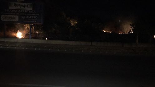 PATERNO': INCENDIO AL CORSO ITALIA E CORSO DEL POPOLO IN SERATA