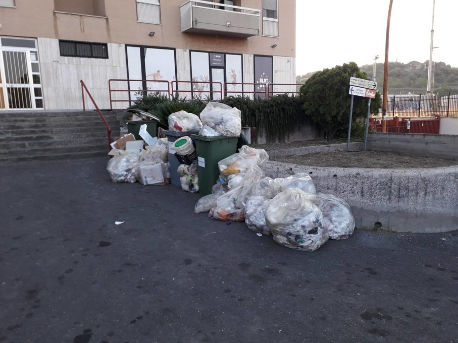 PATERNÒ, RIFIUTI IN STRADA, SITUAZIONE CRITICA