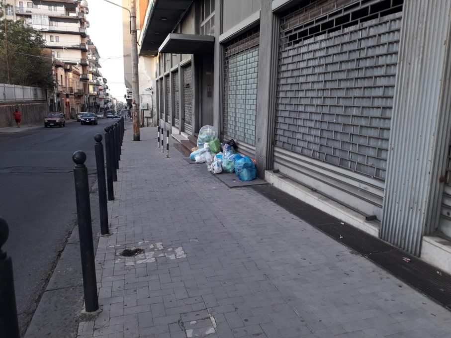 PATERNÒ, RIFIUTI IN STRADA, SITUAZIONE CRITICA