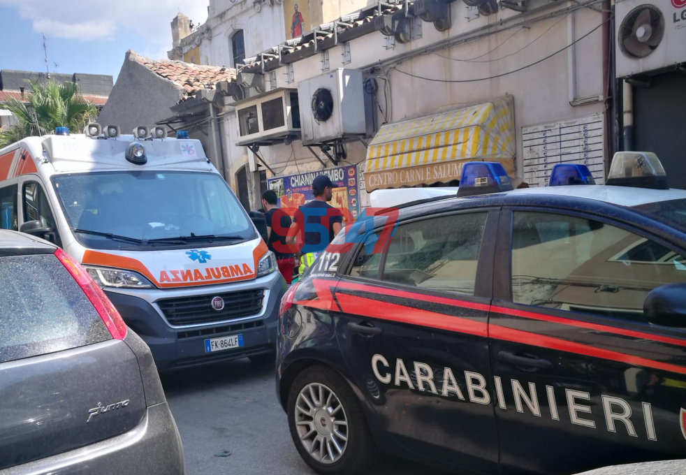 PATERNO': LITE IN PIAZZA PURGATORIO