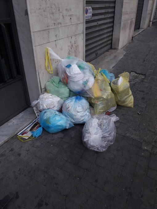 PATERNÒ, RIFIUTI IN STRADA, SITUAZIONE CRITICA