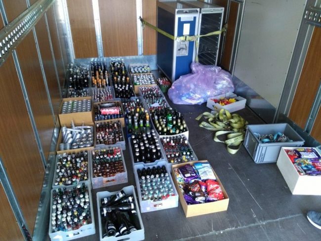 BERGAMO: RUBAVA E RIVENDEVA PROVVISTE DESTINATE AGLI AEREI RYANAIR