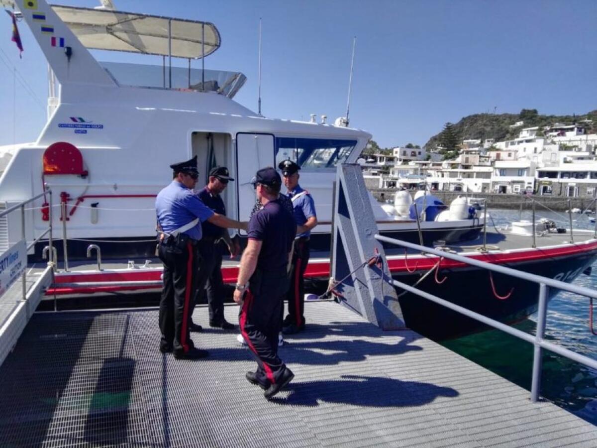 RAPINA A LIPARI, ARRESTATI TRE CATANESI - 