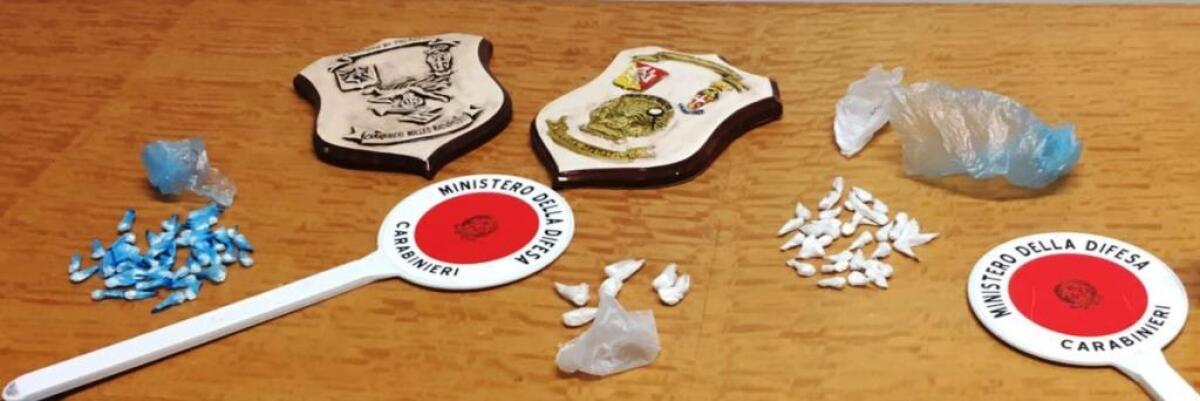 PALAGONIA: VEDE I CARABINIERI E FUGGE VIA, INSEGUITO E ARRESTATO. - 