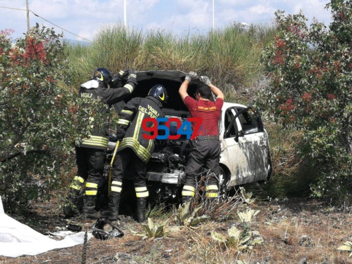 TRAGICO INCIDENTE A BRONTE , DUE MORTI - 