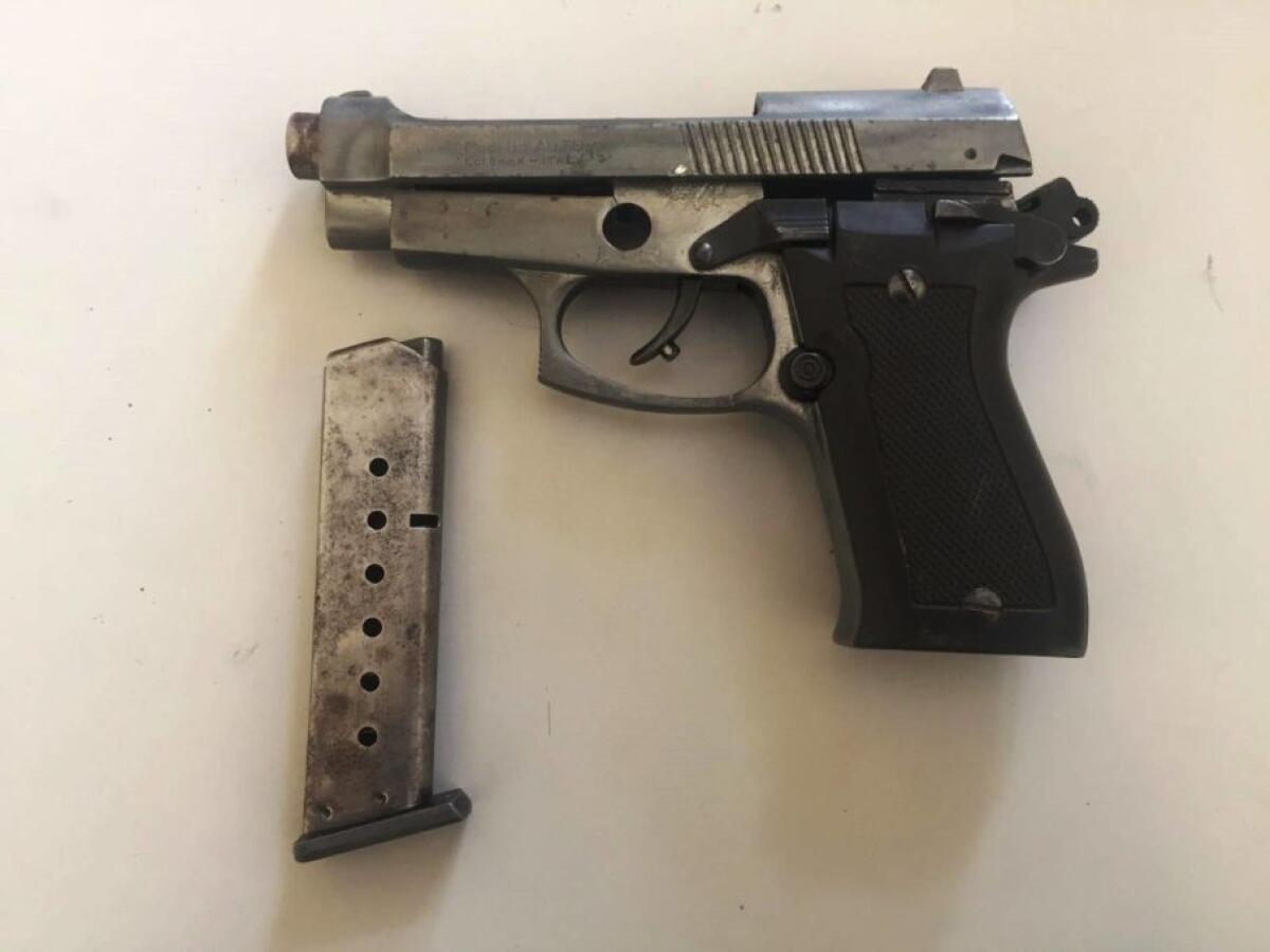 MOTTA S.ANASTASIA: RITROVATA UNA PISTOLA IN UN CASOLARE ABBANDONATO - 