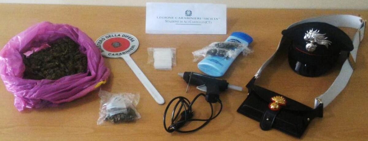 ACI CASTELLO: NASCONDEVANO PARTE DELLA DROGA DENTRO IL BAGNO SCHIUMA, DUE SEDICENNI IN MANETTE - 