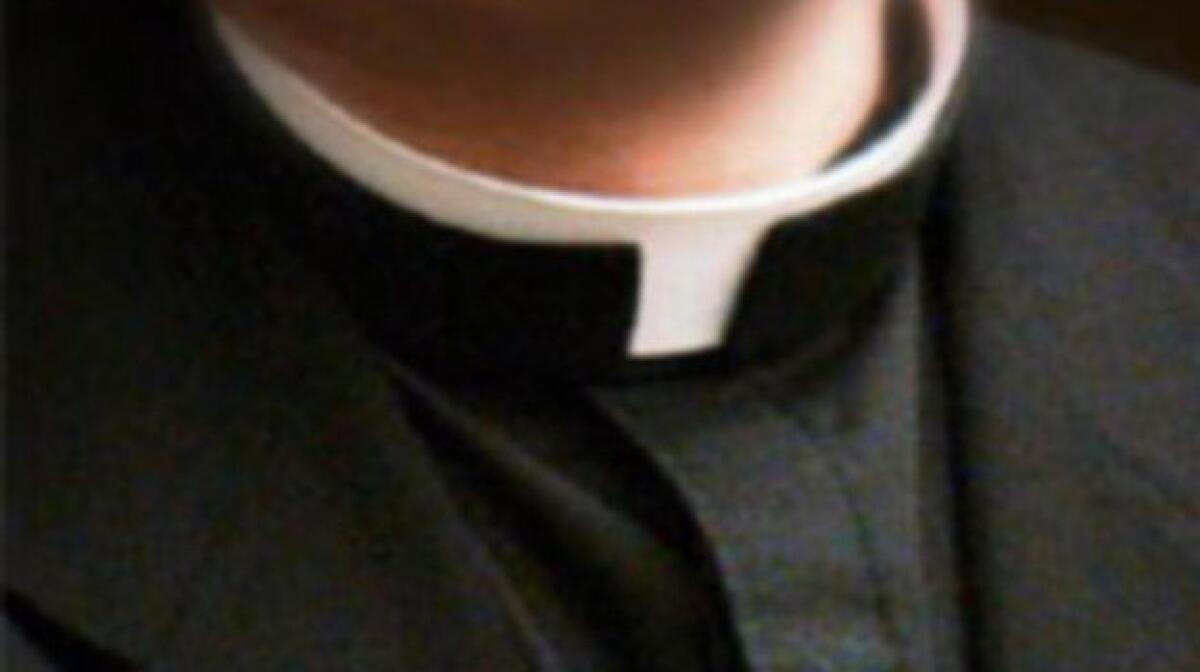 CATANIA: AGGREDISCE UN SACERDOTE ED UNA PENSIONATA PER RAPINARGLI L’AUTO. - 