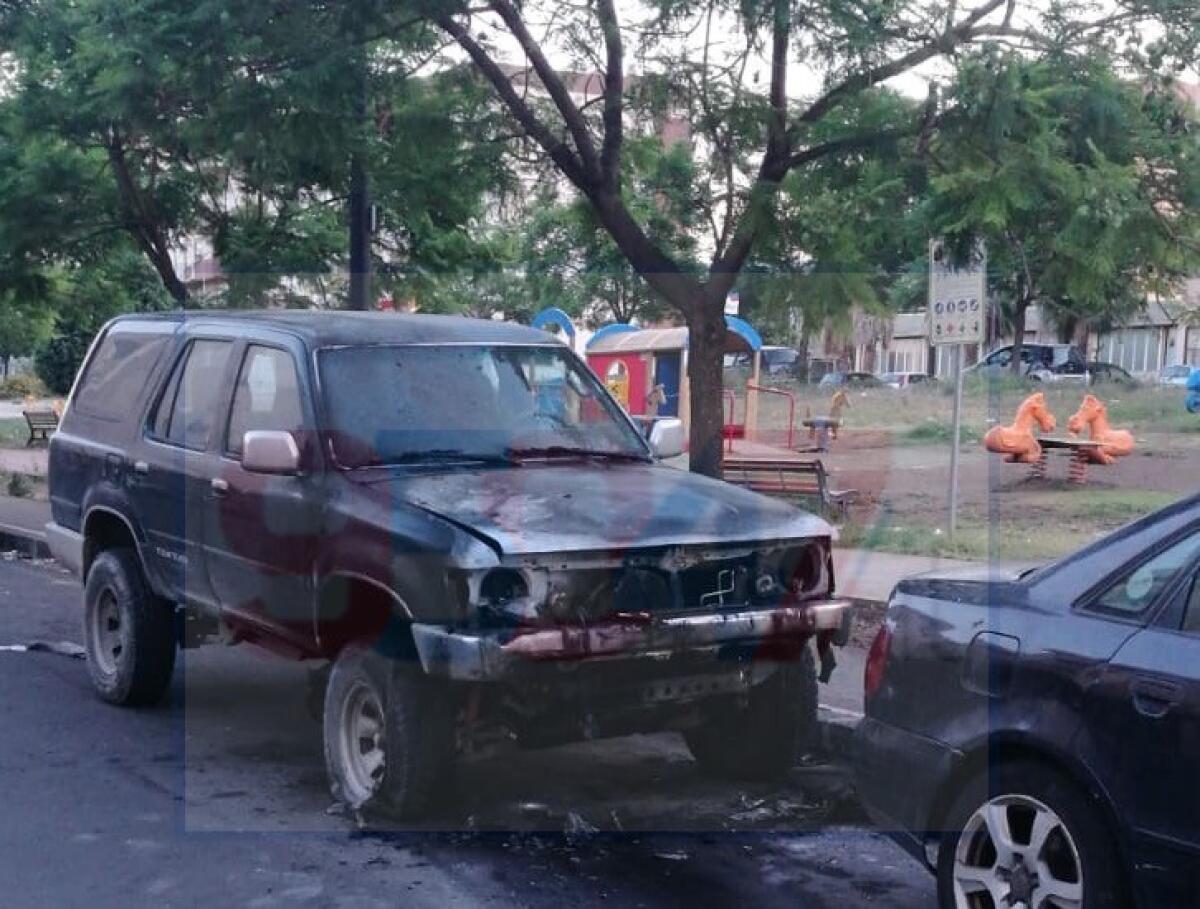 PATERNO': A FUOCO UNA JEEP IN VIALE DE PLATANI - 