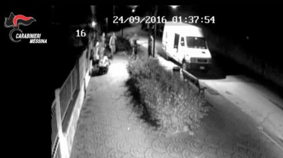 TAORMINA: BANDA DI LADRI CATANESI DEDITA AI FURTI NEI SUPERMERCATI SGOMINATA DAI CARABINIERI - 