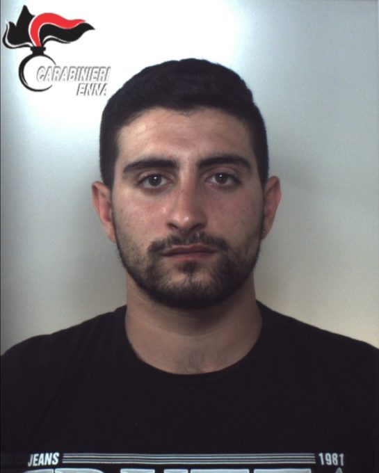 REGALBUTO: MARIJUANA IN UN CASOLARE ABBANDONATO, UN ARRESTO