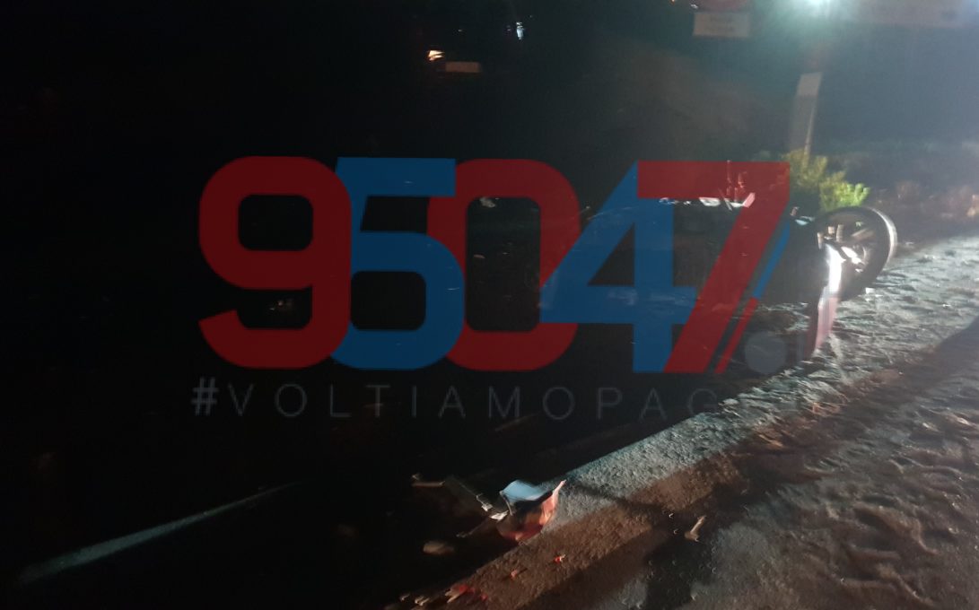 SCONTRO AUTO-MOTO PRESSI CENTRO COMMERCIALE, TRE FERITI