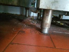 CATANIA: NEL LIDO SPORCIZIA E IRREGOLARITÀ - FOTO