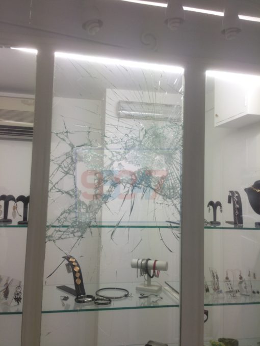 PATERNÒ: RAPINA AL COMPRO ORO, ESPLOSI COLPI IN AREA