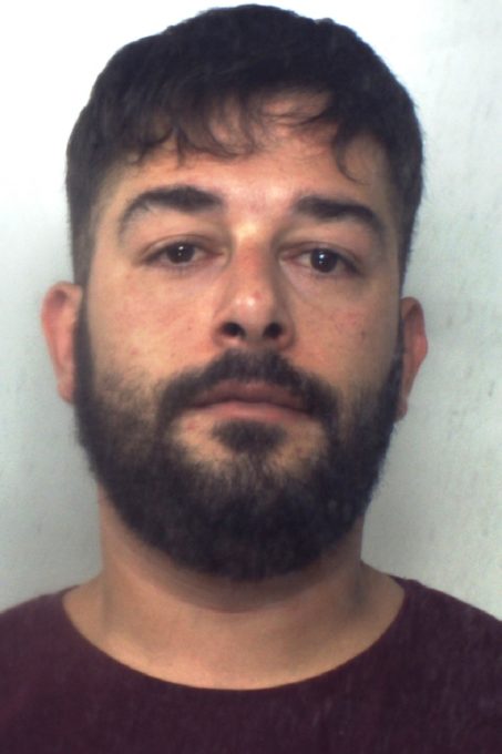 ACI CASTELLO: DETENEVA A CASA DELLA MARIJUANA SUDDIVISA IN DOSI PRONTE PER LO SPACCIO. ARRESTATO