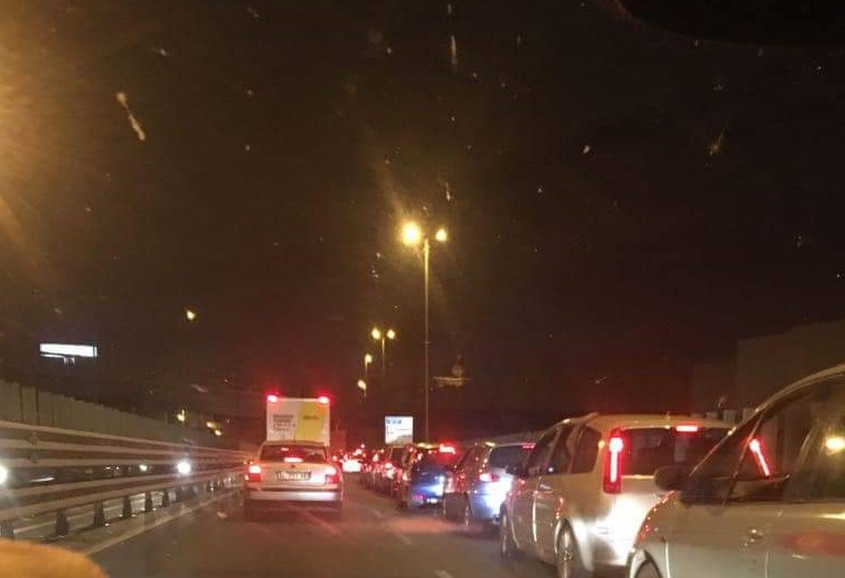 CONTROLLI SUL PONTE GRACI- TRAFFICO IN TILT SULLA SS121