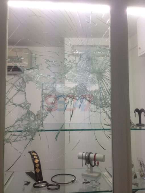 PATERNÒ: RAPINA AL COMPRO ORO, ESPLOSI COLPI IN AREA