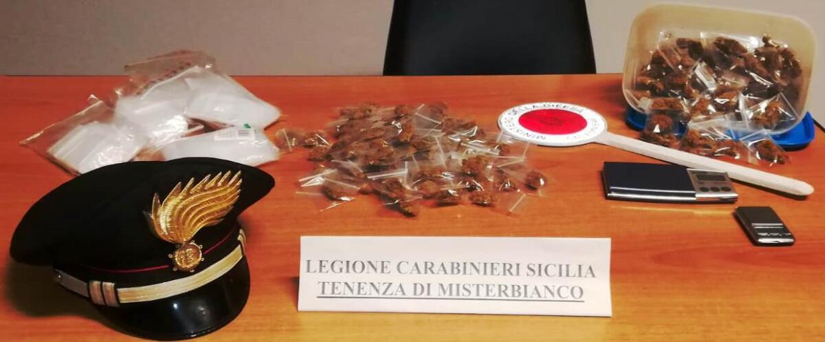 MISTERBIANCO: IL VIAVAI DI GIOVANI INSOSPETTISCE I CARABINIERI, PUSHER IN MANETTE - 