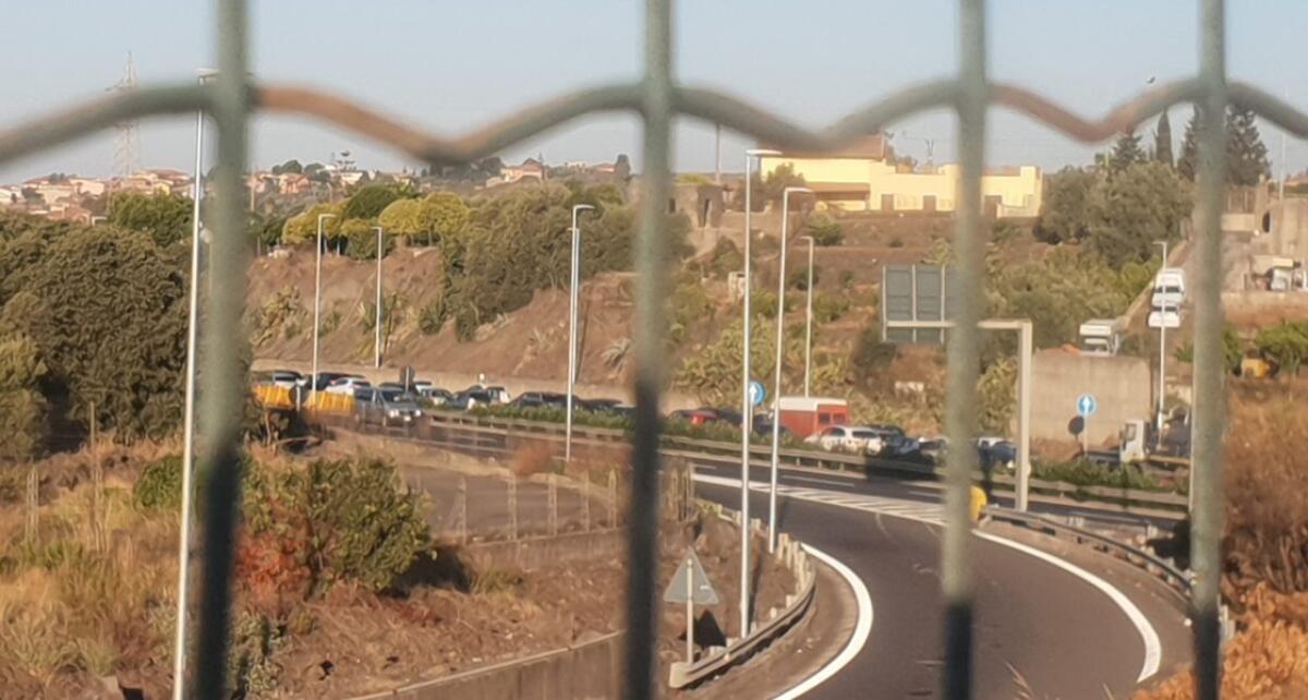 CATANIA: INCIDENTE IN TANGENZIALE NEI PRESSI SVINCOLO SAN GIOVANNI GALERMO, TRAFFICO BLOCCATO - 