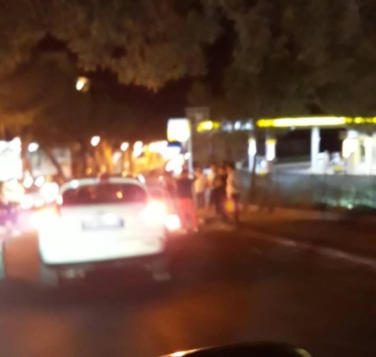 PATERNO': DUE PEDONI INVESTITI DA UNA VETTURA - 