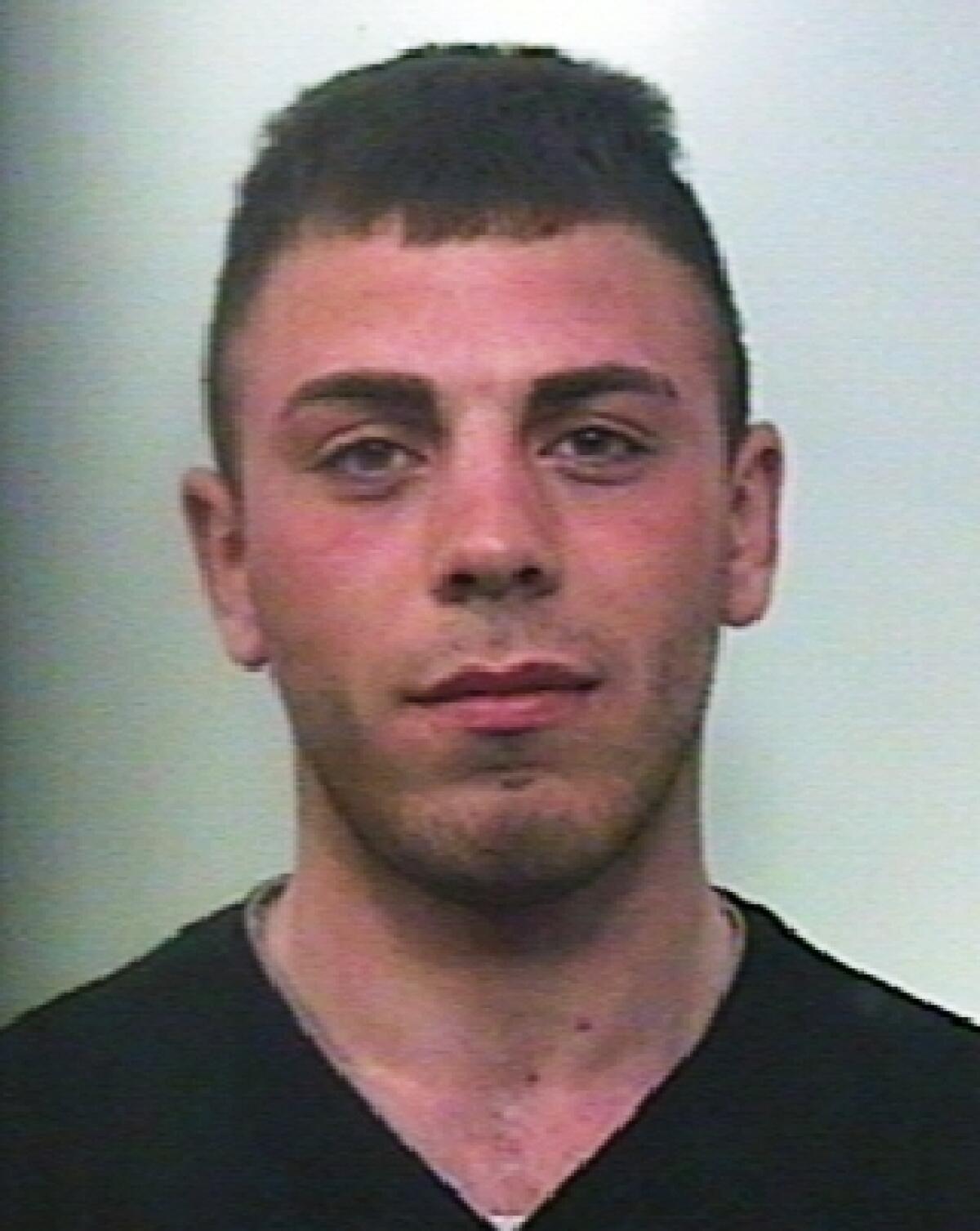 BIANCAVILLA: LITIGA CON UN GIOVANE DOPO UN INCIDENTE STRADALE E GLI SPARA, FERMATO - 