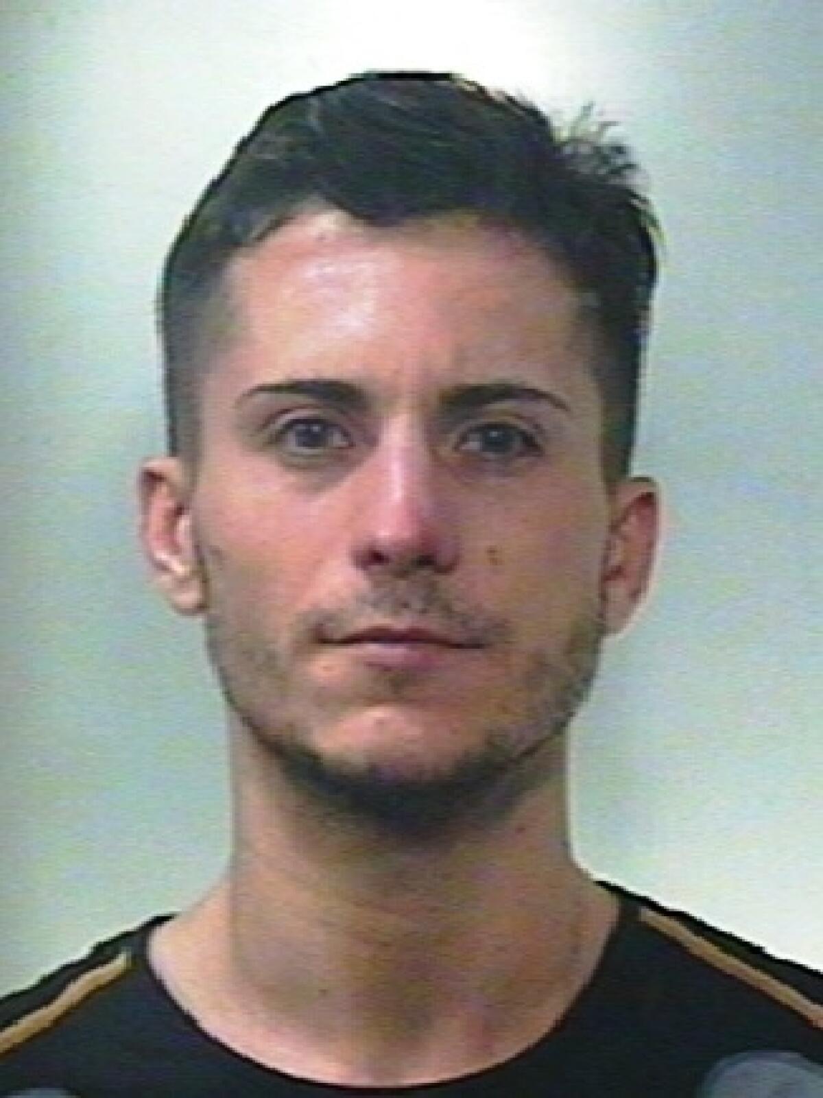 CATANIA: QUATTRO SALTI IN DISCOTECA GLI COSTANO LA REVOCA DEI DOMICILIARI: ARRESTATO E TRASFERITO IN CARCERE. - 