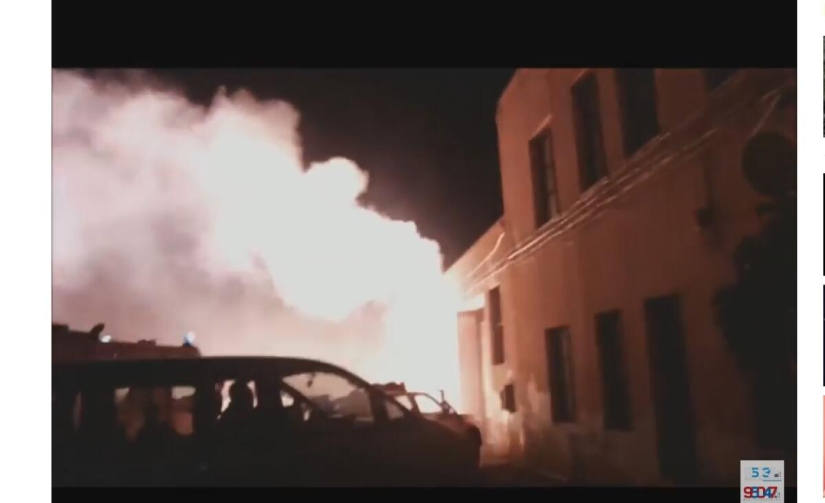 PATERNÒ, FIAMME DA UNA CABINA, INTERVENGONO I VVF - 