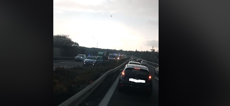 INCIDENTE SULLA TANGENZIALE, FERITO UN CENTAURO - TRAFFICO RALLENTATO