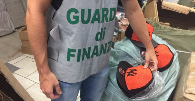 MISTERBIANCO: SEQUESTRATI OLTRE 4,6 MILIONI DI PRODOTTI CONTRAFFATTI