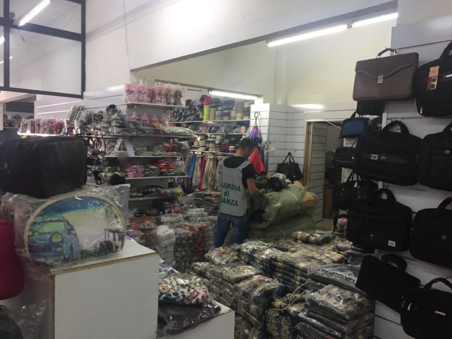 MISTERBIANCO: SEQUESTRATI OLTRE 4,6 MILIONI DI PRODOTTI CONTRAFFATTI